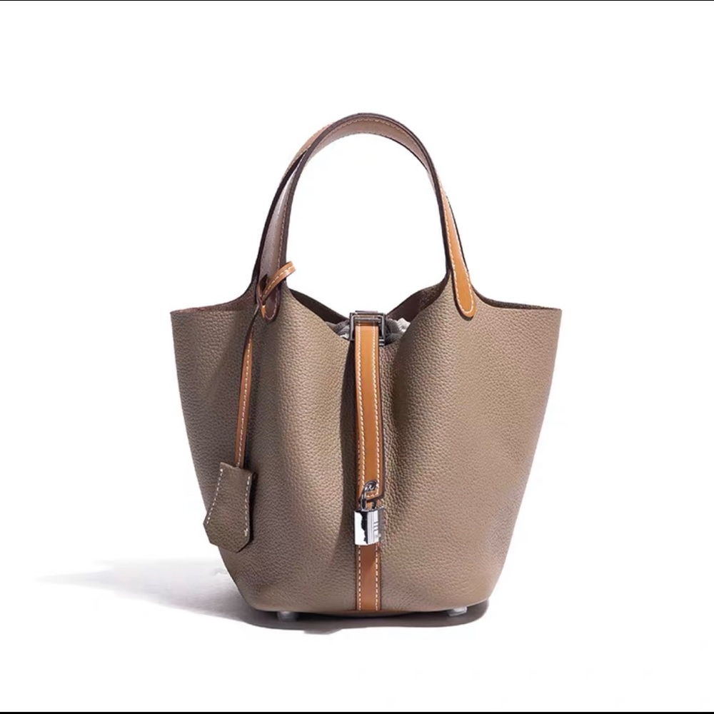 Soft Grain Leather Inspired Bucket Tote Bag – Compact Everyday Style